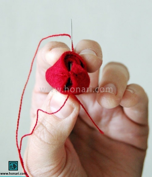 سپس عÙ
ÙØ¯ بر Ø¯ÙØ®Øª ÙØ¨Ù Ø Ú©ÙÚ© دÛÚ¯Ø±Û Ù
طاب٠شک٠Ù
ÛØ²ÙÛÙ