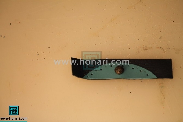 اموزش دستبند چرمی-مرحله 6 6.شروع به سمبه زدن به صورت زیر میکنیم.