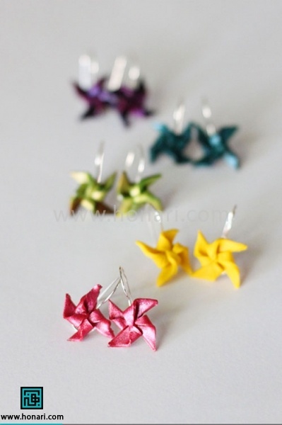 آموزش گوشواره خمیری با طرح فرفره-مرحله 6 کار نهایی شما میتونید سایرآموزش ساخت عروسک خمیریبا خمیر فیمو را نیز مشاهده کنید