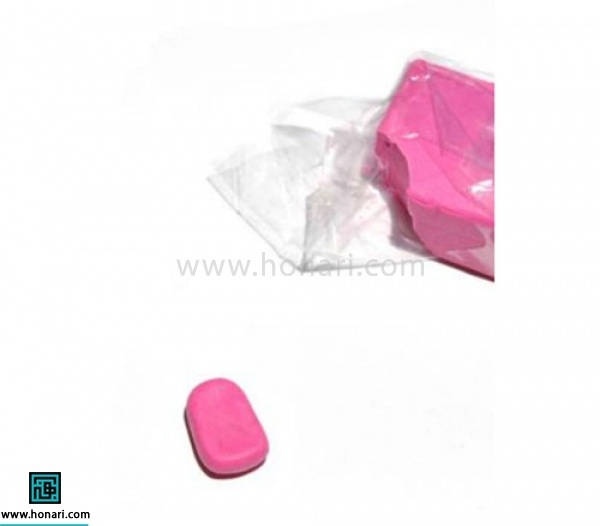 آموزش عروسک بستنی خمیری-مرحله 2 پایین و بالای آنرا کمی صاف میکنیم تا به شکل بستی در آید