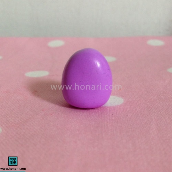 آموزش عروسک خمیری جغد-مرحله 3 با کمی فشار آنرا به شکل تخم مرغ در می آوریم