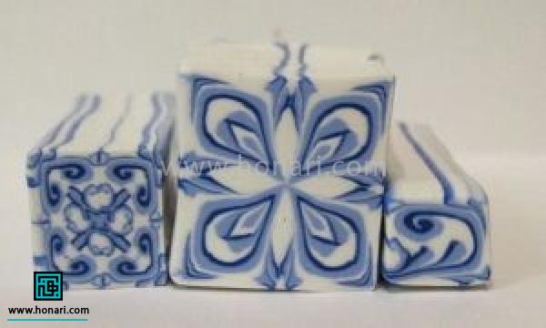 آموزش ساخت تخم مرغ رنگی با خمیر فیمو طرح دار-مرحله 1 ابتدا طرح های مورد از نظر از خمیر فیمو طرح دارمون رو انتخاب می کنیم یا طرح مورد نظرمون رومی سازیم.