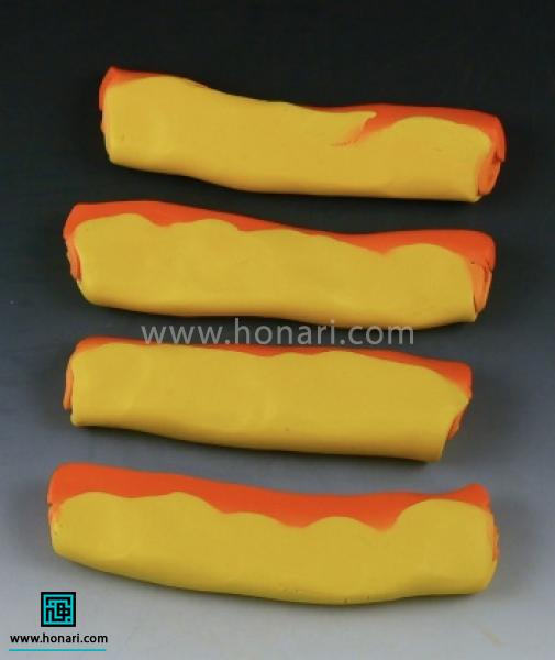 آموزش ساخت گل آفتابگردان با خمیر فیمو-مرحله 8 این کار رو برای هر 4قسمت انجام بدین.