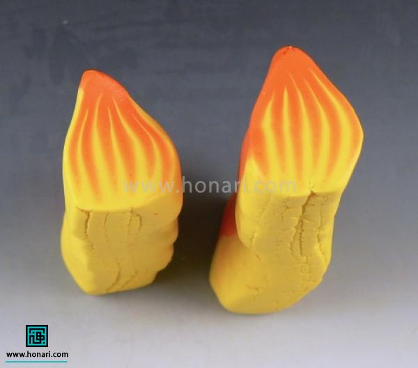 آموزش ساخت گل آفتابگردان با خمیر فیمو-مرحله 13 به کمک انگشتاتون سعی کنین کارو یکدست کنین.حالا کارتون این شکلی میشه.