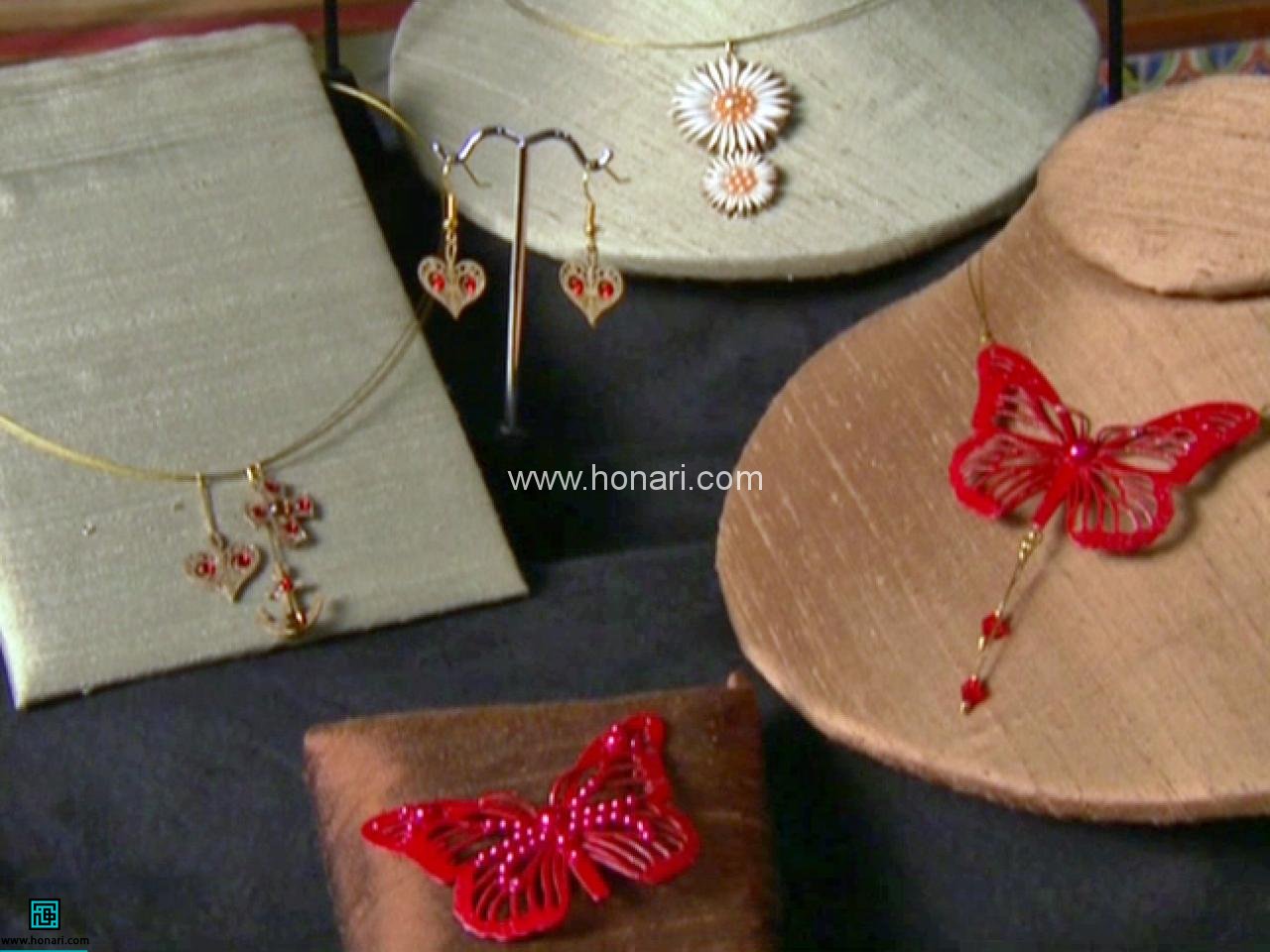 آموزش ساخت گردنبند پروانه ای