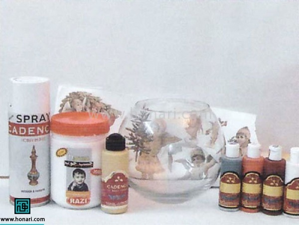 ترک کروکدیل روی شیشه