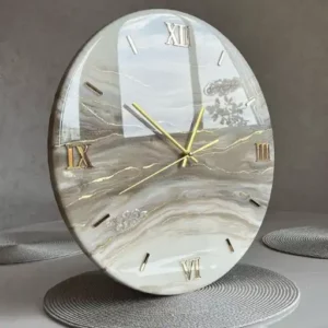 ساعت دیواری رنگ کرم