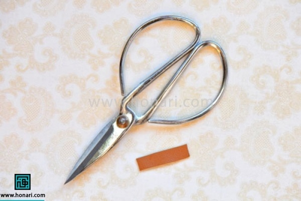 مستطیلی به اندازه چهار در یک سانتی متر برش میزنیم