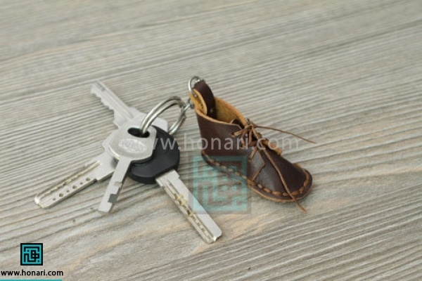 کار نهایی چرم دوزی جاسوئیچی 