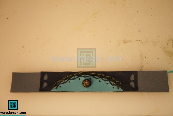 10.مستطیل را بر روی بیس اصلی میچسبانیم.