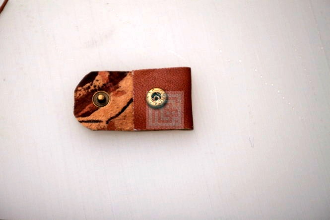 اموزش گردبند حرز چرم دوزی-مرحله 17 به این صورت تا کنید