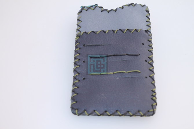 22.پشت کیف موبایل.