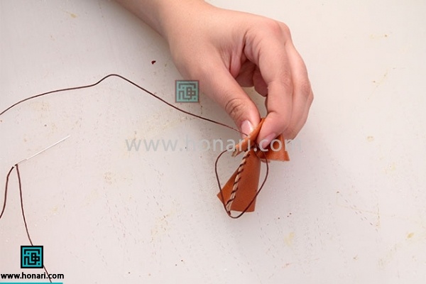 اموزش سرکلیدی چرمی فیل-مرحله 17 17.دماغ فیل را میدوزیم.