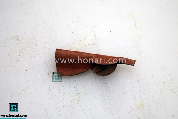 7.دماغ فیل را نیز مانند شکل زیر میچسبانیم.