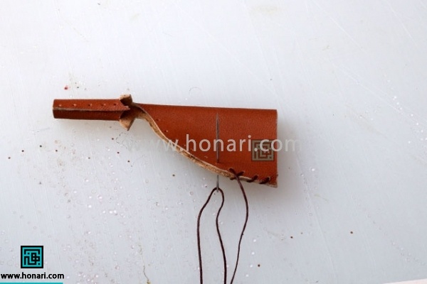 .9.طرح مورد نظر را مانند شکل زیر میدوزیم.