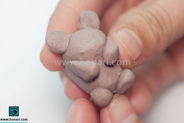 Ø¢ÙÙØ§ Ø±Ø§ Ø¯Ø± Ø¬Ø§Û Ø®ÙØ¯ Ø¨Ø± Ø±ÙÛ Ø¨Ø¯Ù ÙÙØ³ØªØ± ÙØ±Ø§Ø± ÙÛØ¯ÙÛÙ