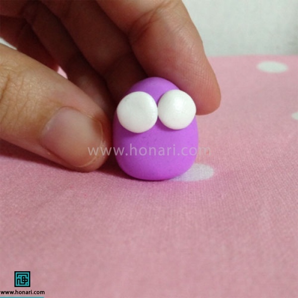 آن ها را بر روی بدن جغد قرار میدهیم