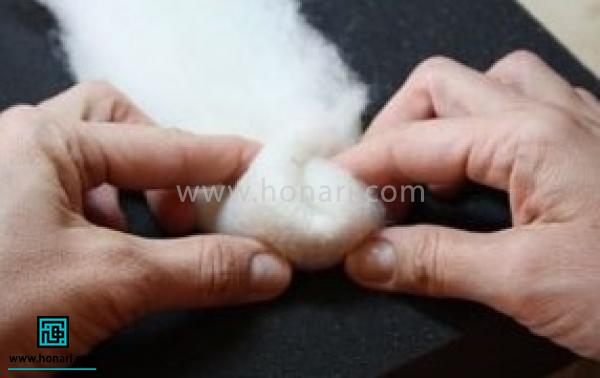 لبه های سمت راست و چپ الیاف را به داخل جمع کرده