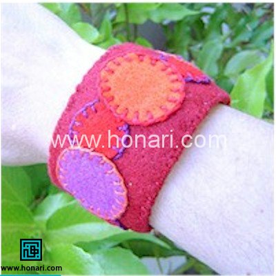 ساخت دستبند نمدی