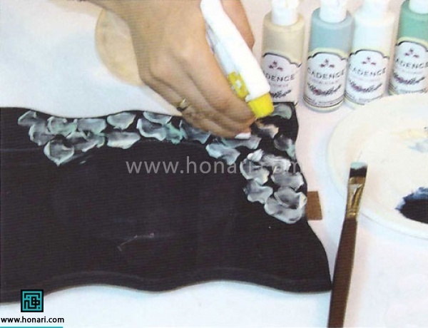 تزئین قاب چوبی