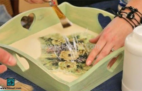 دکوپاژ روی سینی چوبی با ترانسفر