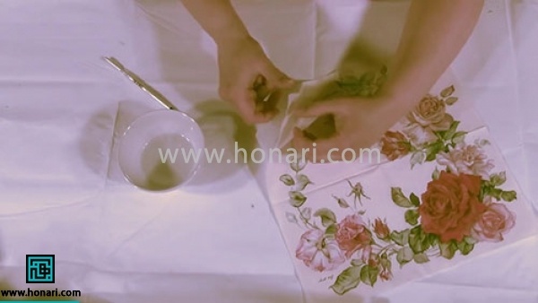 آموزش دکوپاژ روی سینی چوبی